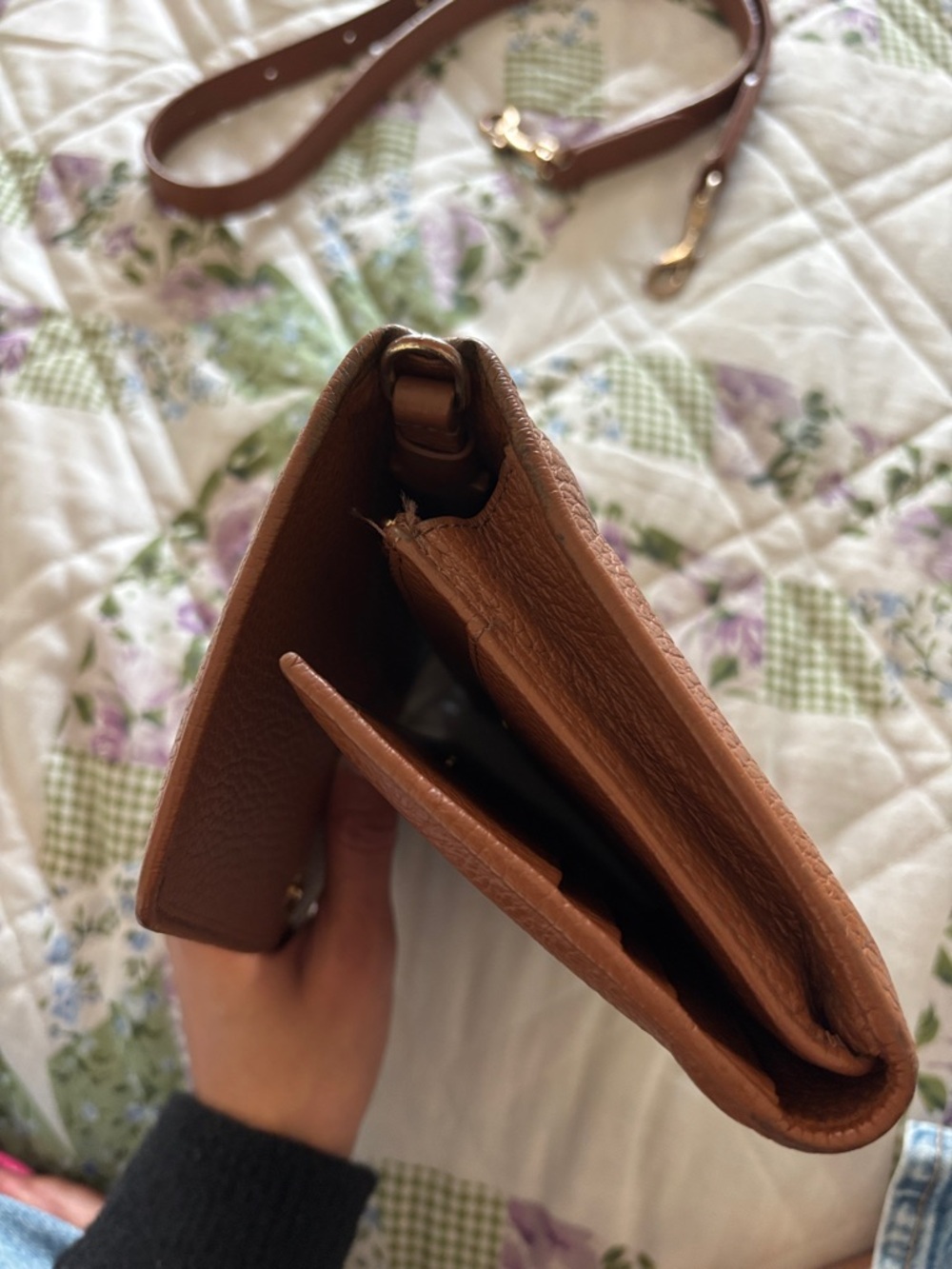 Cuyana Pebbled Leather Crossbody Wallet in Caramel Brown with Gold Hardware - Picture 15 of 16